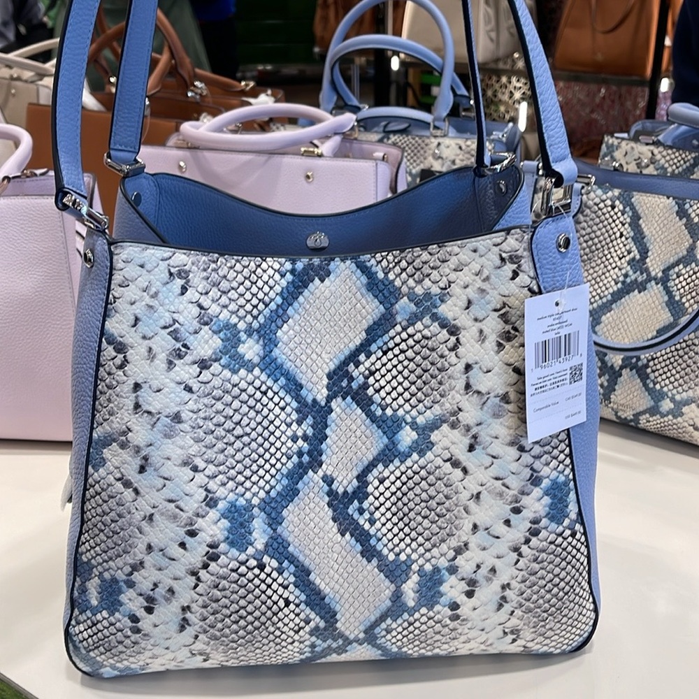 Kate Spade Leila Medium Triple Compartment Shoulder Tote
snake embossed
NWT - Picture 8 of 16